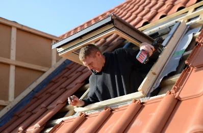 Pose de fenêtres de toit Velux à Maynal